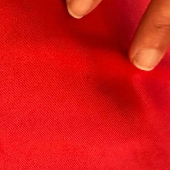 Under Armour Red Short-Sleeve Tee - Youth Medium (YMD) - Picture 4 of 5